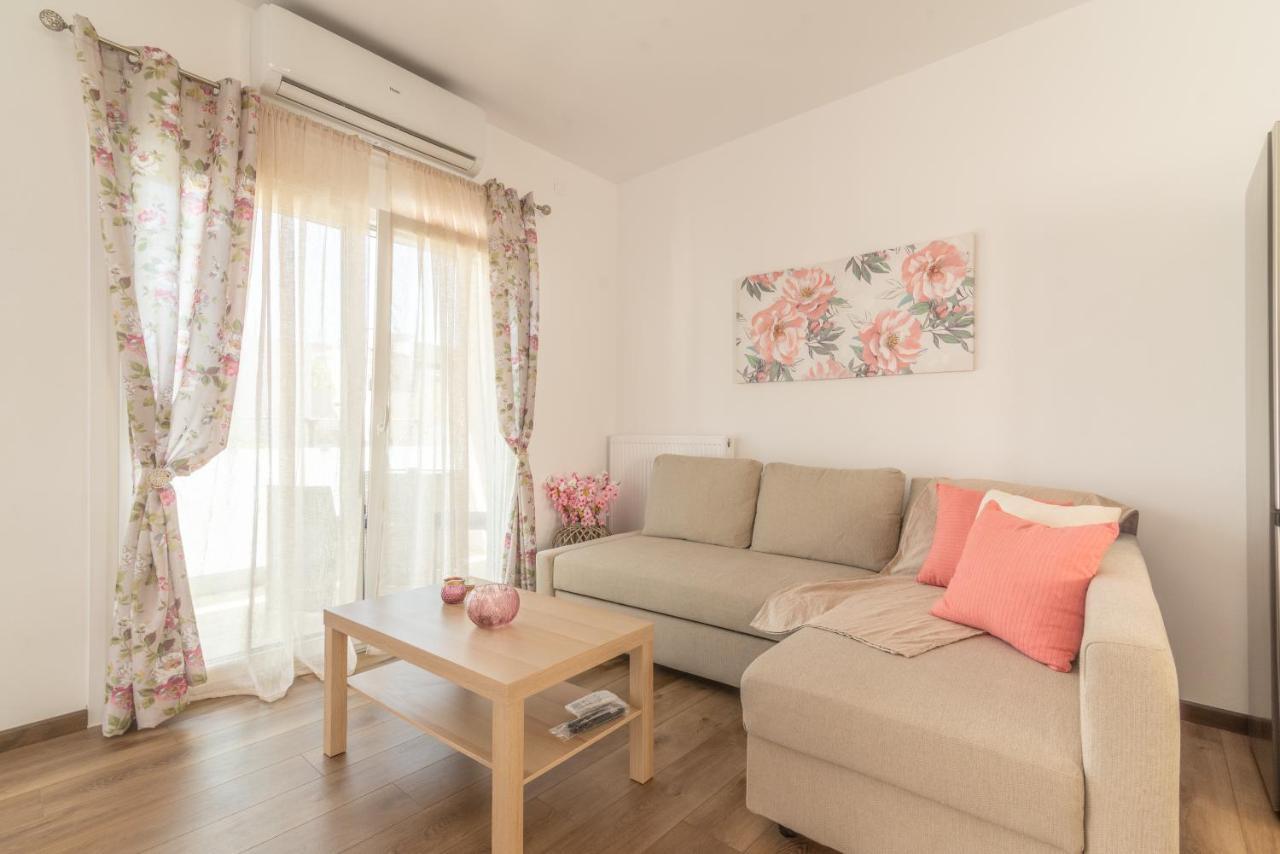 Sophia'S Comfortable Home With A Private Backyard Gazi Экстерьер фото