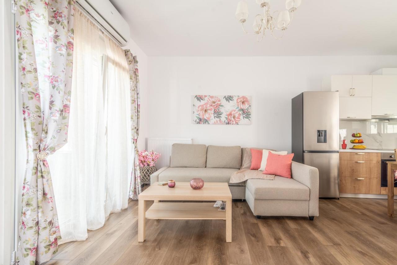 Sophia'S Comfortable Home With A Private Backyard Gazi Экстерьер фото